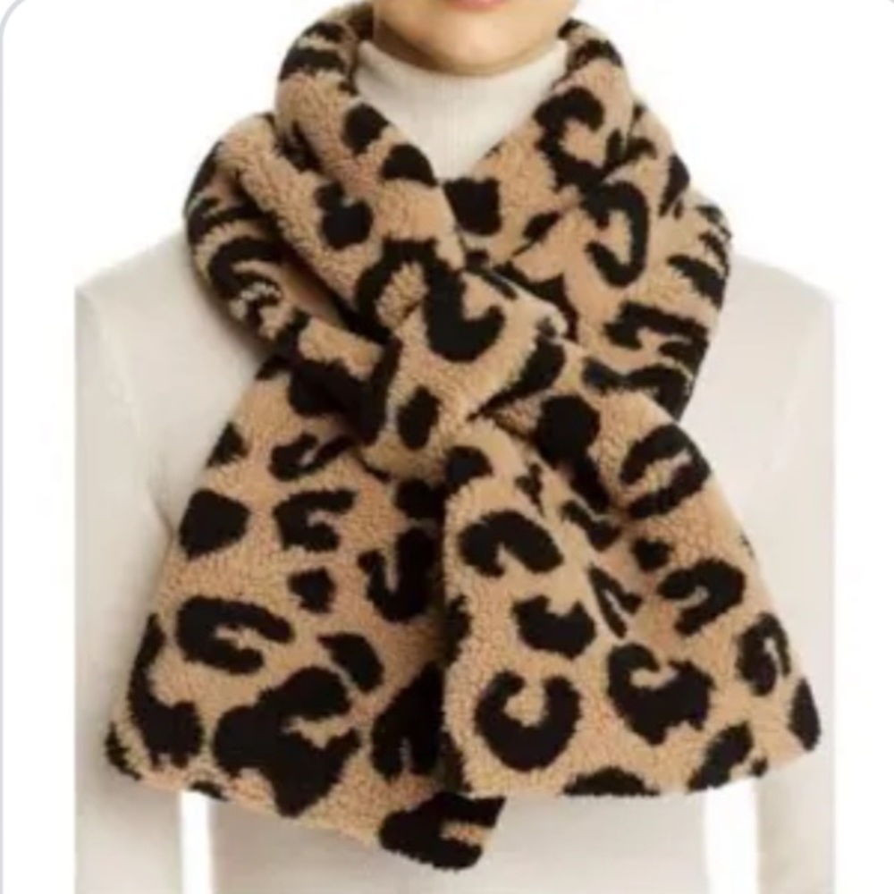 NWT APPARIS LEOPARD PRINTED SCARF